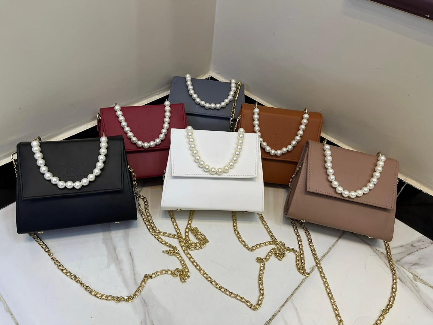 High Quality Leather Cross Body Bag With Full Chain