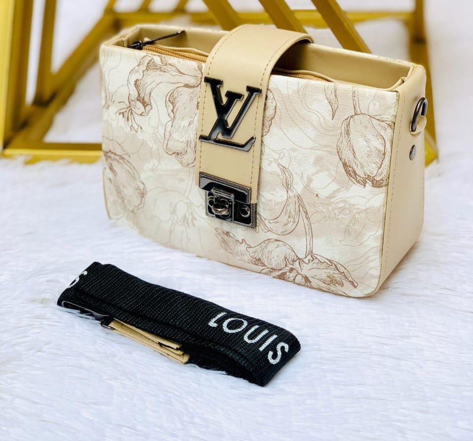 LOUIS VUITTON  DESIGNER CROSS BODY