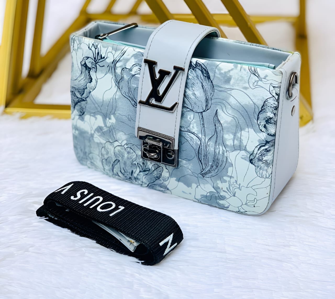 LOUIS VUITTON  DESIGNER CROSS BODY