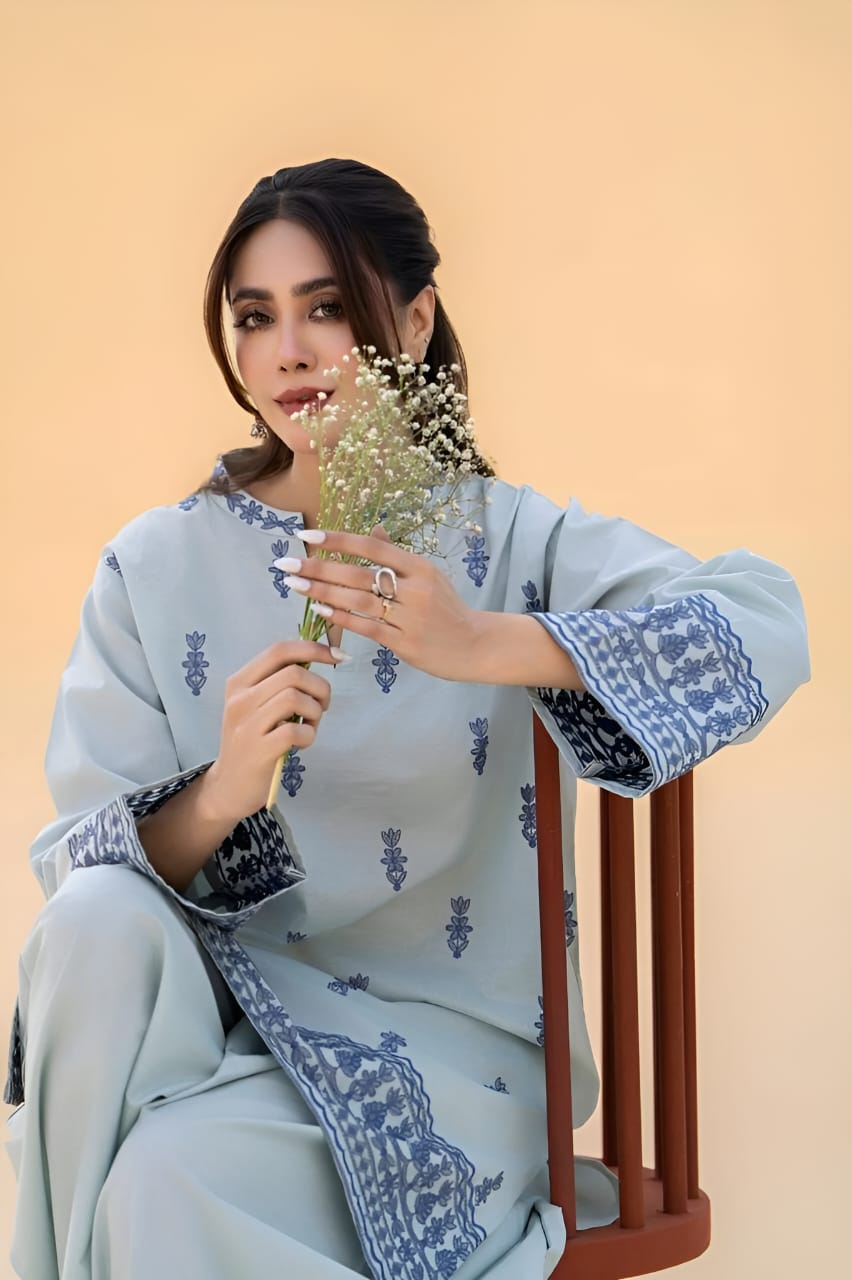 DAINA LAWN 2PC ( FARSHI SHALWAR )